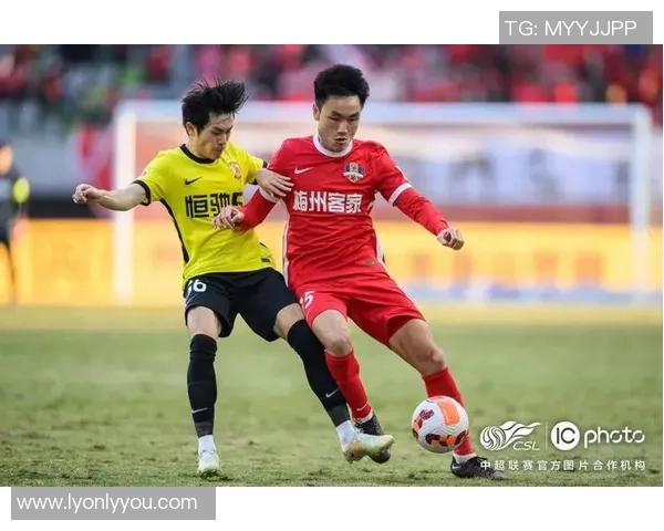 梅州客家足球队再创佳绩球迷热情高涨期待新赛季辉煌表现